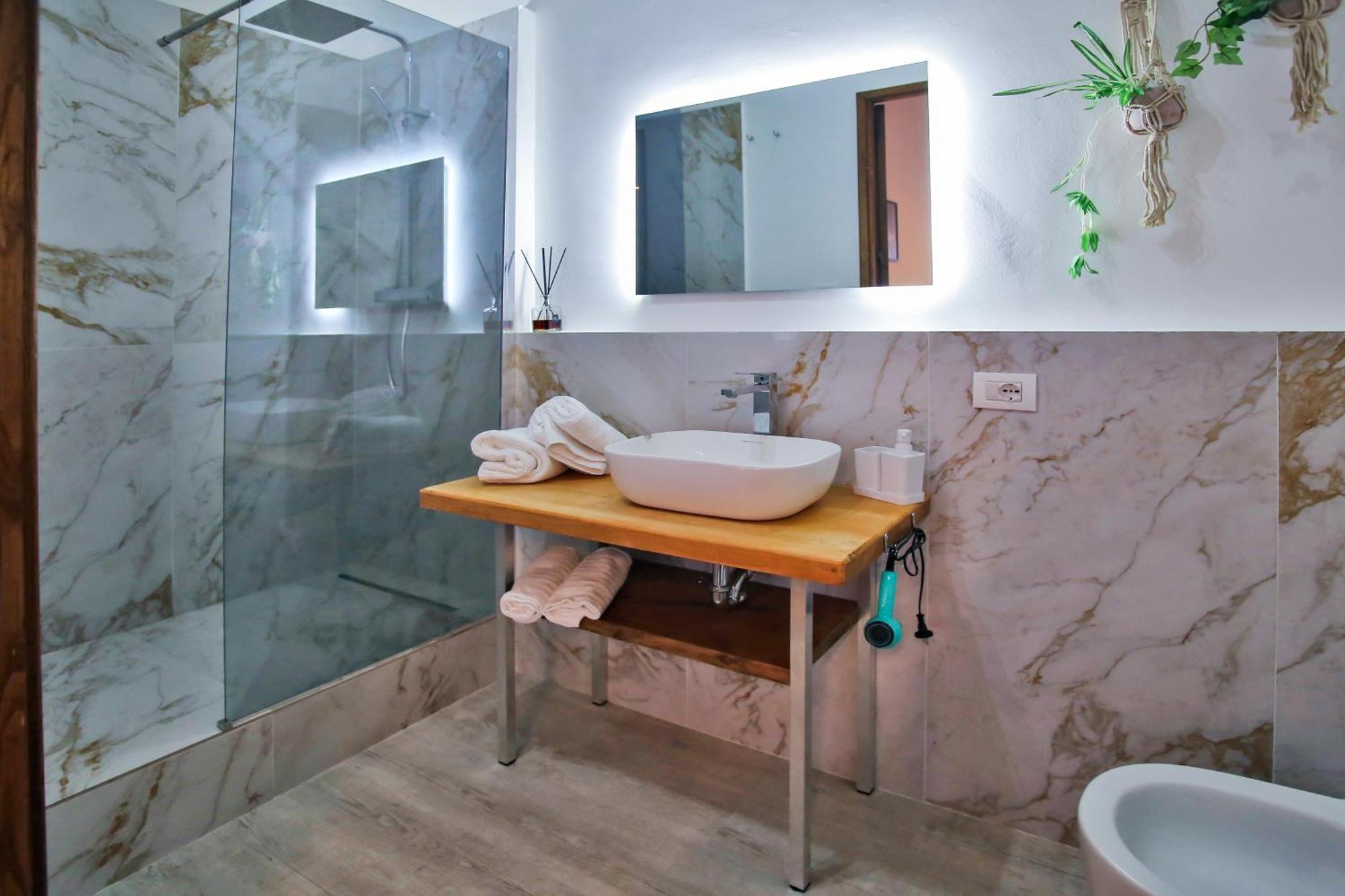 Tiritu Apartment *